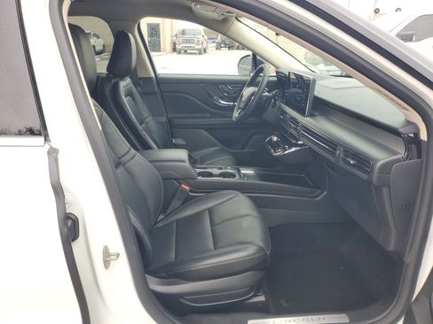 Certified 2024 Lincoln Corsair AWD w/ Equipment Group 101A image 9