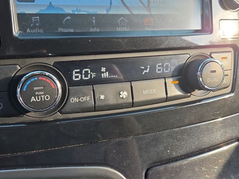 Used 2017 Nissan Maxima Platinum FWD image 22