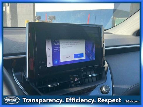 Used 2023 Toyota Corolla Cross XLE image 27