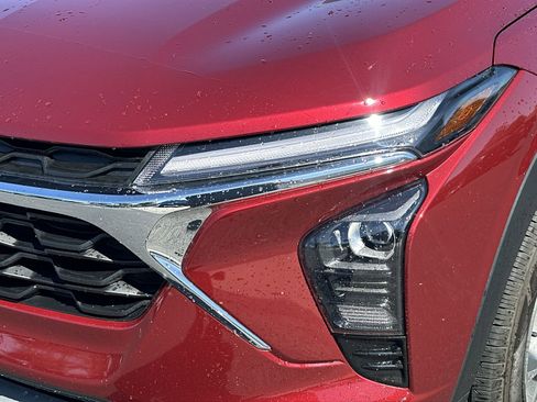 Used 2024 Chevrolet Trax LT w/ Driver Confidence Package image 11