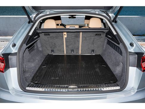 Used 2023 Audi Q8 Premium Plus w/ Premium Plus Package image 13