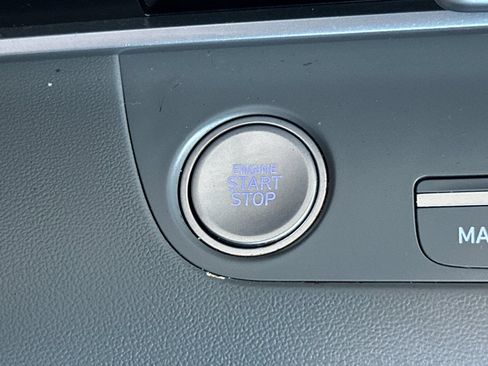 Used 2023 Hyundai Elantra SEL w/ Convenience Package FWD image 23