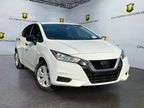 Used 2021 Nissan Versa S image 3