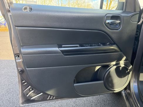 Used 2016 Jeep Patriot High Altitude image 12