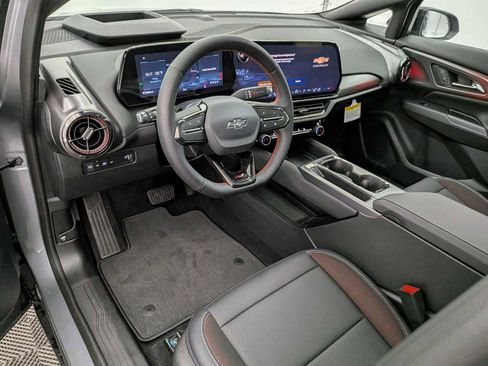 New 2026 Chevrolet Equinox EV RS image 2