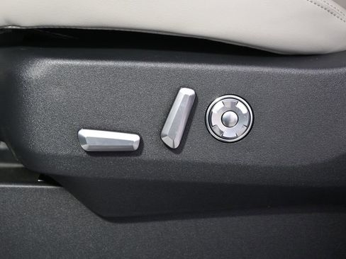 New 2026 Lincoln Navigator Reserve w/ Jet Appearance Package image 13