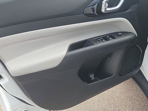 Certified 2025 Jeep Compass Limited AWD/4WD image 4