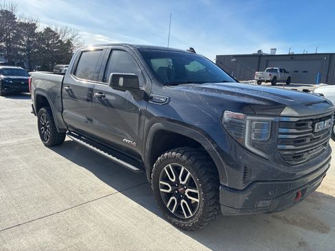 Used 2022 GMC Sierra 1500 AT4 w/ AT4 Premium Package image 1