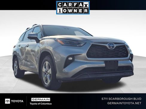 Certified 2022 Toyota Highlander LE AWD/4WD image 1