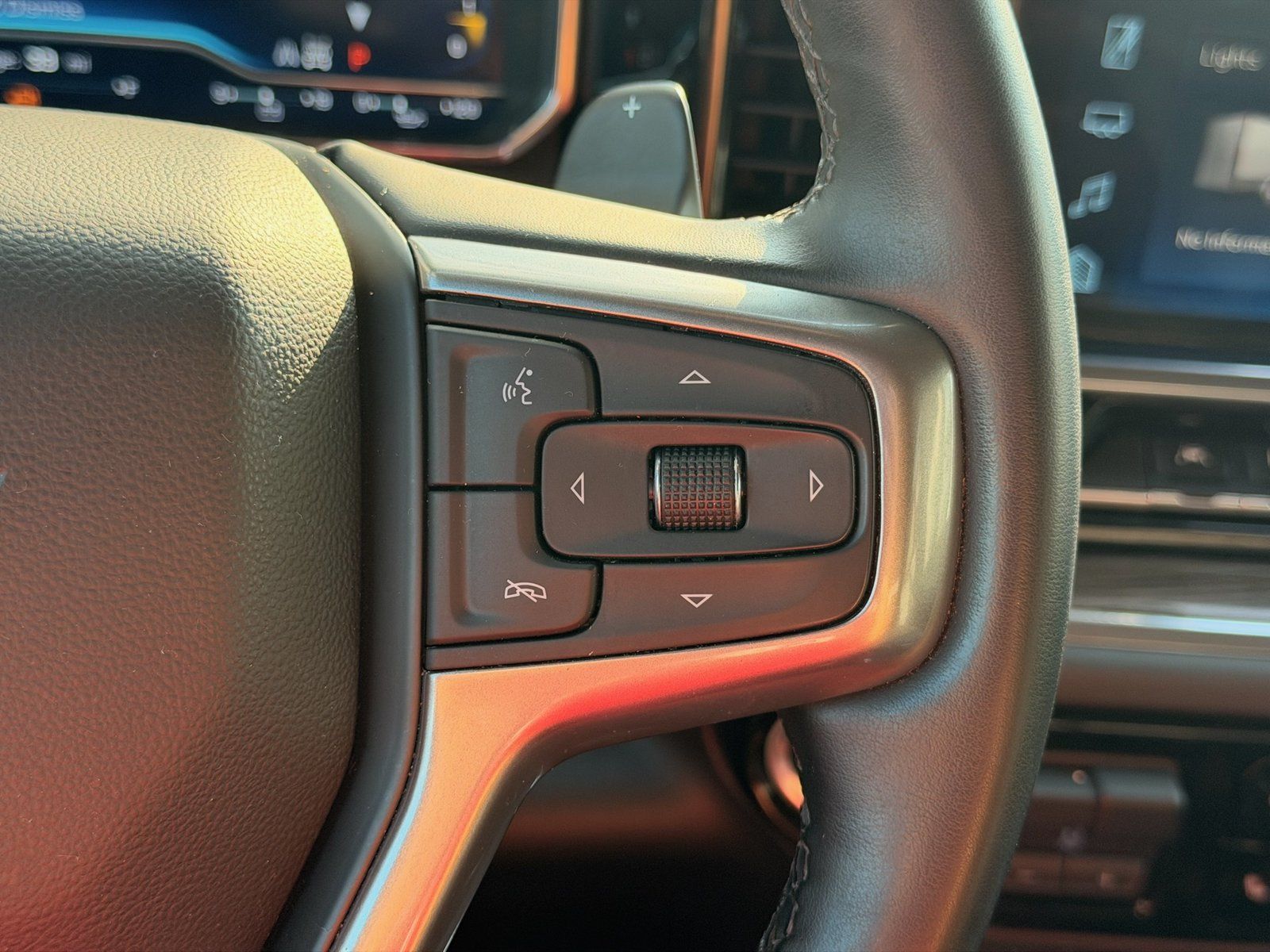 Used 2023 Chevrolet Silverado 1500 LT Trail Boss w/ LT Trail Boss Premium Package AWD/4WD image 20