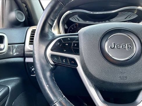 Used 2018 Jeep Grand Cherokee Altitude AWD/4WD image 23