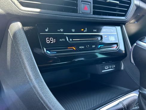 Used 2025 Volkswagen Jetta Sport FWD image 12
