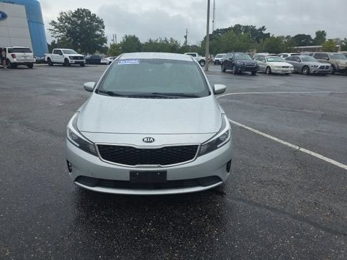 Used 2017 Kia Forte LX FWD image 8
