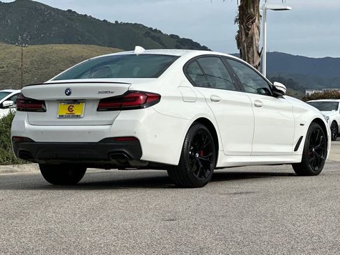 Used 2023 BMW 530e w/ M Sport Package image 3