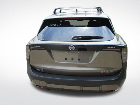 Used 2025 Nissan Kicks SR AWD/4WD image 10