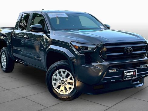 Certified 2024 Toyota Tacoma SR5 AWD/4WD image 3