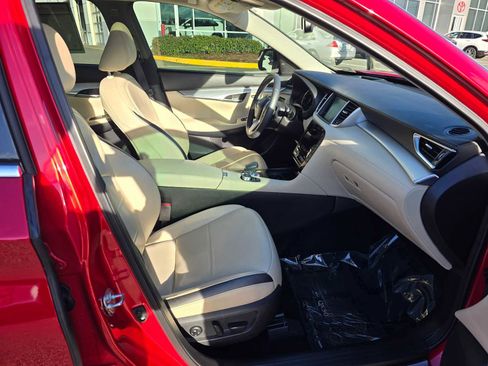 Used 2022 INFINITI QX50 Sensory image 11