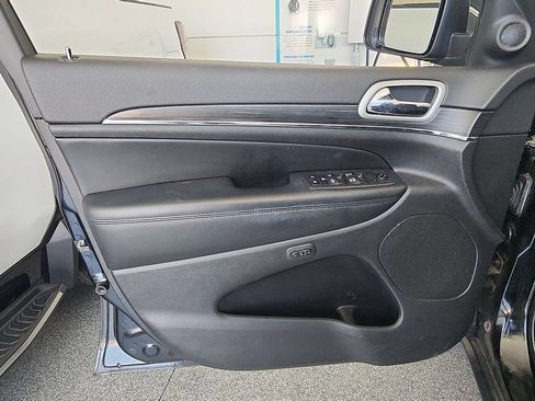 Used 2021 Jeep Grand Cherokee Limited w/ Luxury Group II RWD image 22