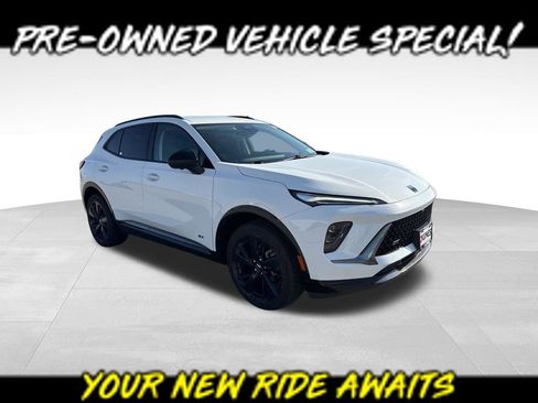 Used 2024 Buick Envision Sport Touring image 1