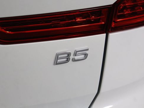 Certified 2022 Volvo XC60 B5 Momentum w/ Climate Package FWD image 20