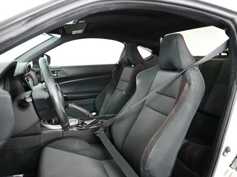 Used 2017 Subaru BRZ Premium w/ Popular Package #3 RWD image 34