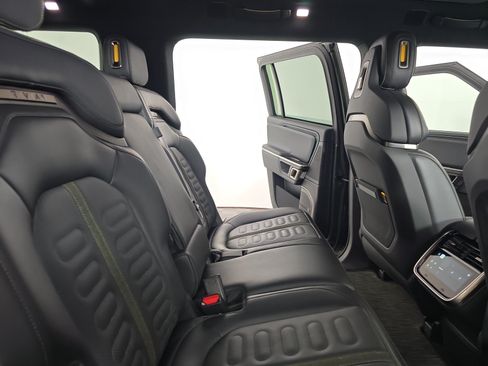 Used 2024 Rivian R1S Adventure AWD/4WD image 23