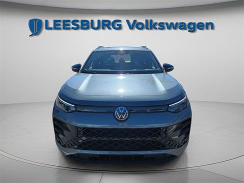 New 2026 Volkswagen Tiguan SE R-Line image 2