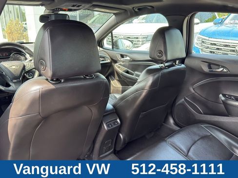 Used 2018 Chevrolet Cruze Premier FWD image 29