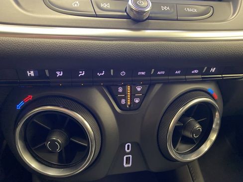 Used 2020 Chevrolet Blazer LT image 20