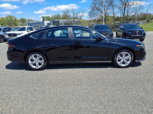 Used 2025 Honda Accord LX image 7