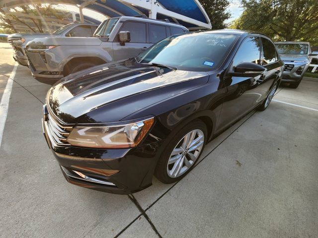 Used 2019 Volkswagen Passat 2.0T Wolfsburg w/ Wheels & Sunroof Package FWD image 3