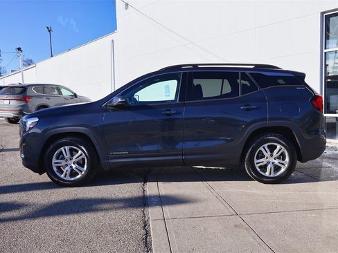 Used 2018 GMC Terrain SLE w/ Driver Convenience Package image 2