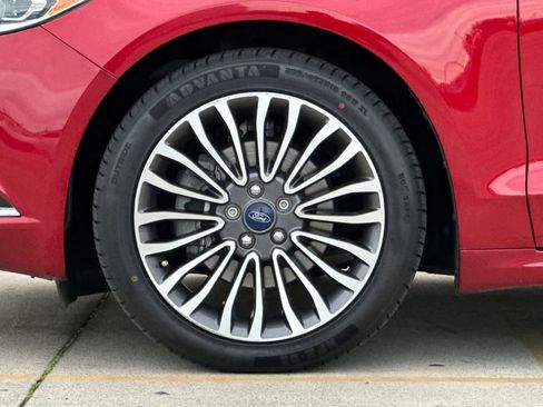 Used 2017 Ford Fusion SE w/ Fusion SE Technology Package image 25