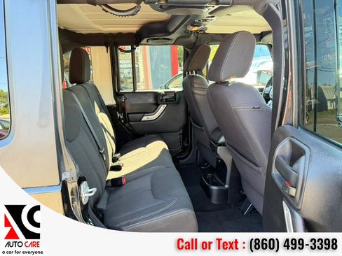 Used 2013 Jeep Wrangler Unlimited Sahara w/ Connectivity Group image 10