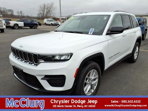 Used 2023 Jeep Grand Cherokee Laredo w/ Luxury Tech Group I AWD/4WD image 1