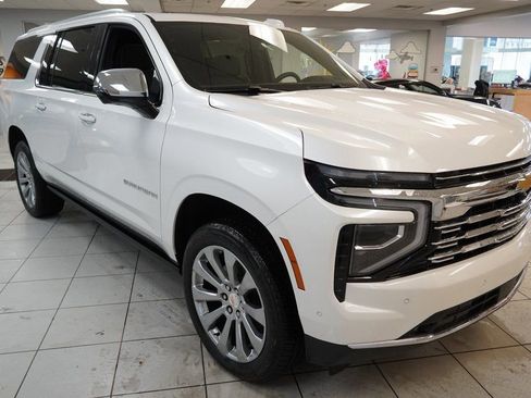 New 2025 Chevrolet Suburban Premier AWD/4WD image 17