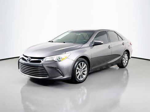 Used 2016 Toyota Camry XLE FWD image 1