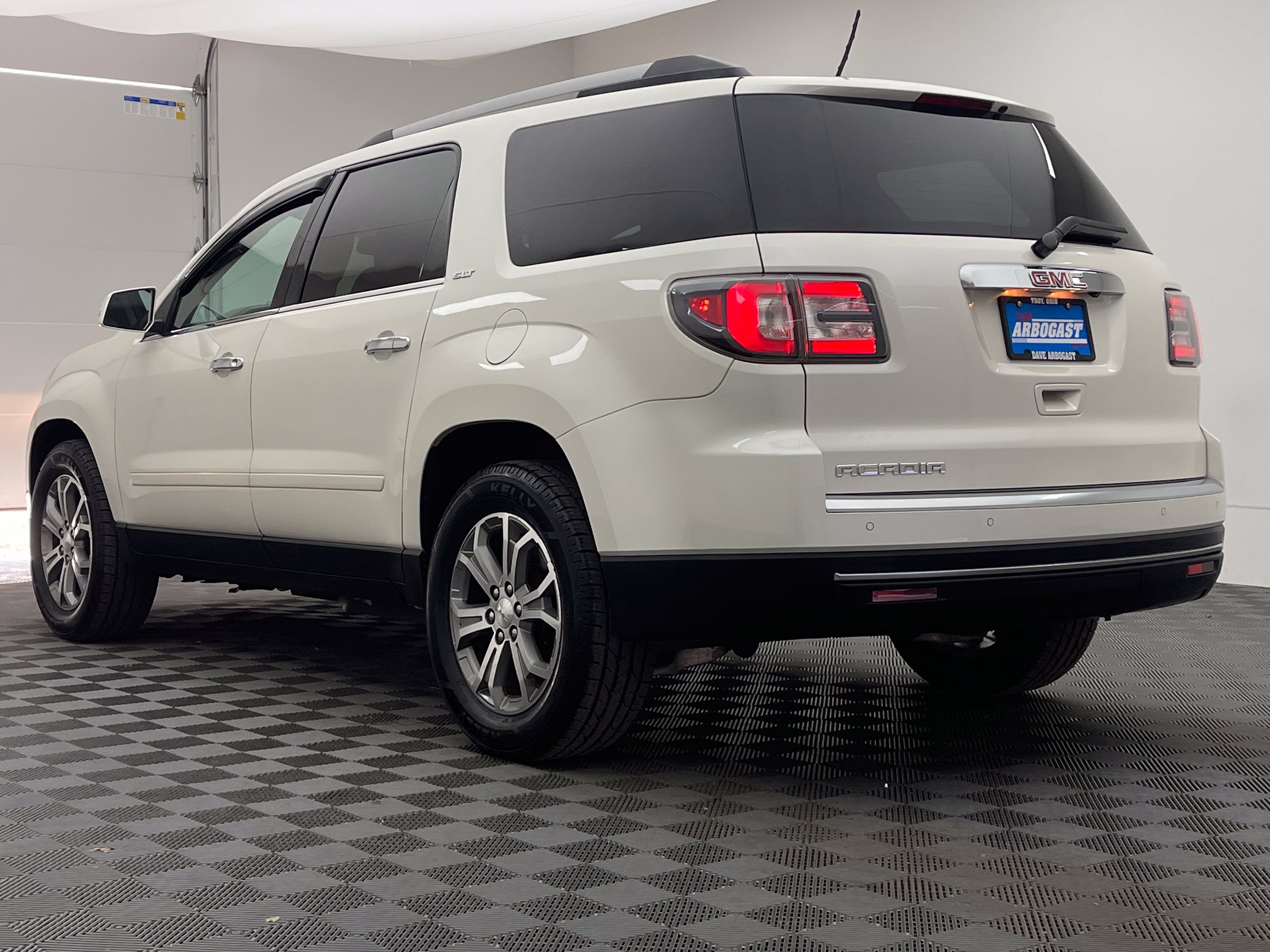Used 2015 GMC Acadia SLT FWD image 10