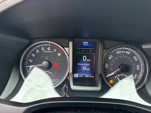 Used 2020 Toyota Tacoma TRD Sport image 15