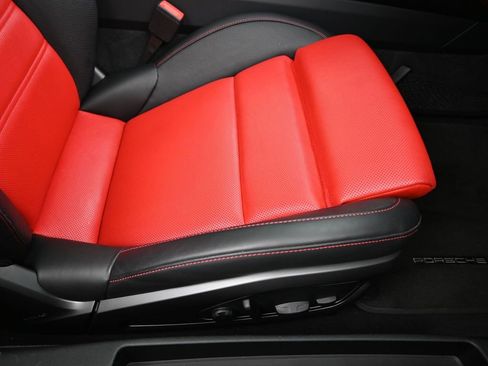 Used 2022 Porsche 911 Turbo image 24