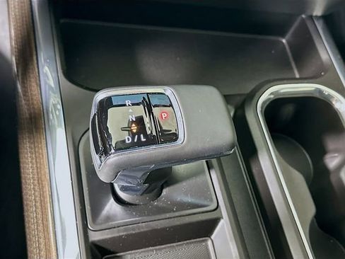 Used 2024 Chevrolet Silverado 1500 LT Trail Boss w/ LT Trail Boss Premium Package AWD/4WD image 20