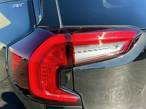 Used 2022 GMC Terrain SLT w/ Infotainment Package II image 14