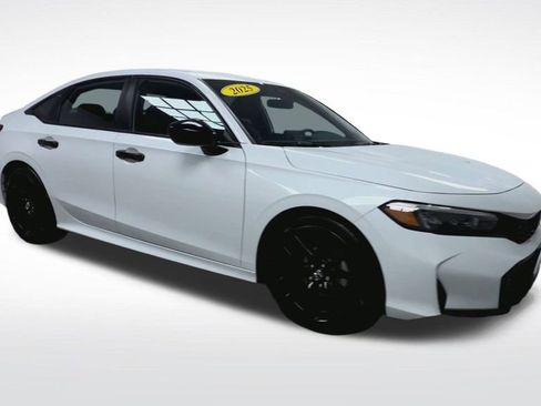 Used 2025 Honda Civic Sport image 2