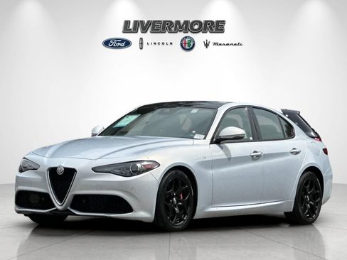 Used 2022 Alfa Romeo Giulia Ti RWD image 7