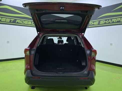 Used 2019 Toyota RAV4 XLE image 9