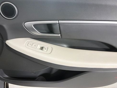 Used 2025 Hyundai Sonata SEL FWD image 12