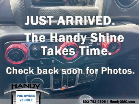 Used 2018 Jeep Wrangler Unlimited Sport S AWD/4WD image 7