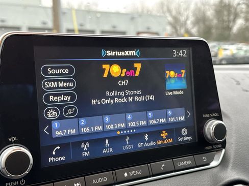 Used 2022 Nissan Sentra SV image 24