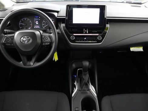 Used 2024 Toyota Corolla LE image 2