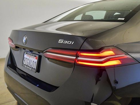 Used 2026 BMW 530i w/ Premium Package image 11